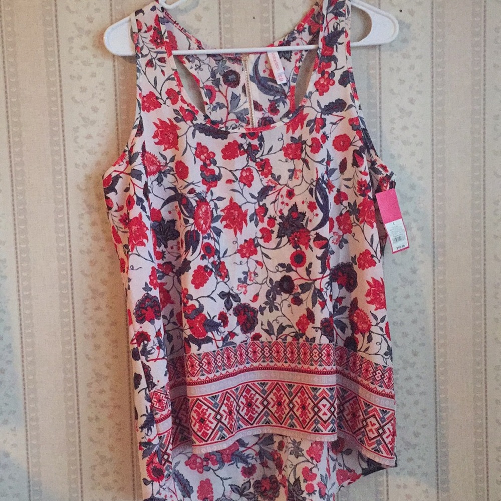 NWT! Xhilaration floral tank